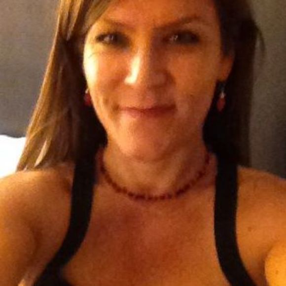 Meet your Posher, Christy - Picture 1 of 1